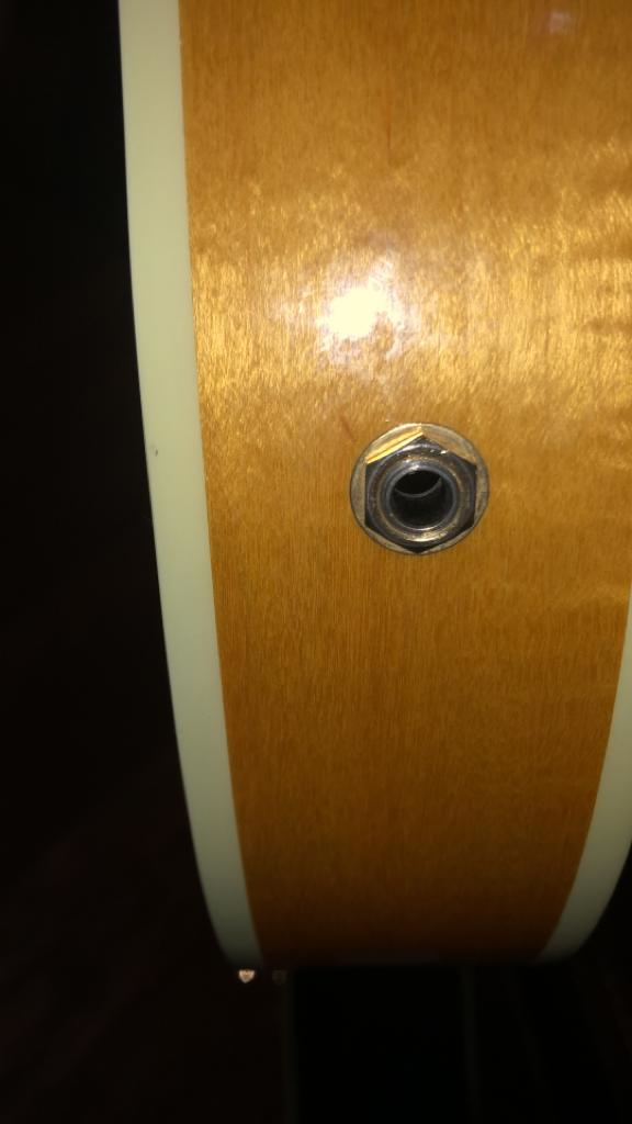 887